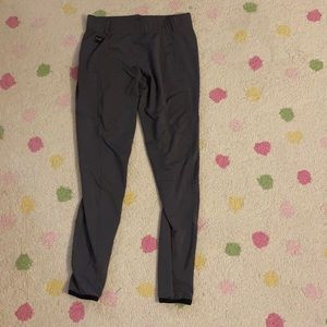 Fits riding breeches - full seat